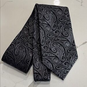 Chaps Men’s Classic Black Gray Grey Paisley Silk Tie Formal Evening Business
